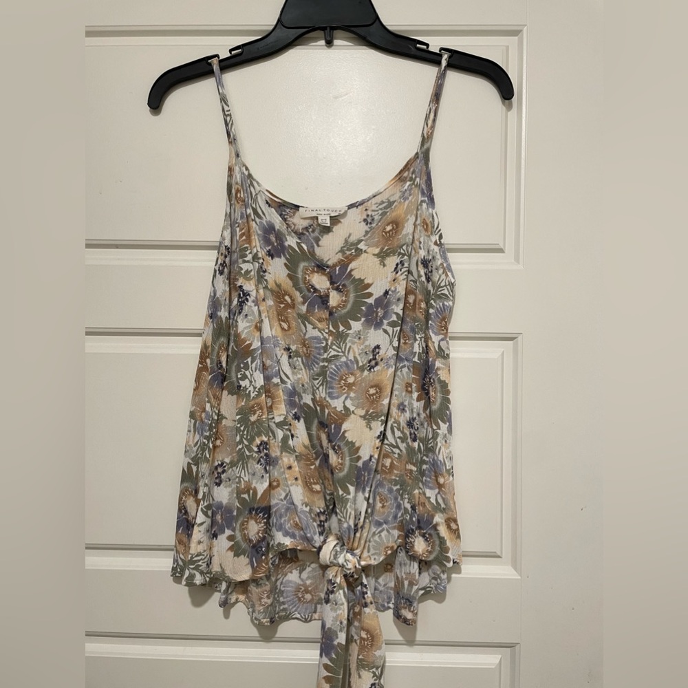 🌸Floral boutique, tank top 🌸